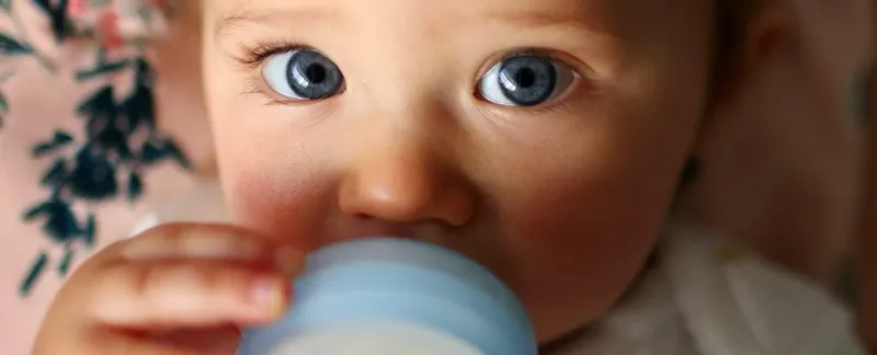 ჩვილ ბავშვთა რძე სულ უფრო მოთხოვნადი ხდება, მაგრამ იცით რისგან შედგება ის?